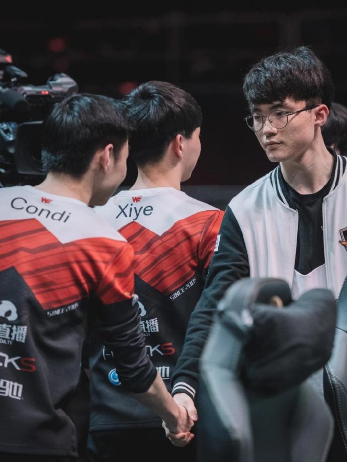 LOL官推晒照：回顾2017在巴西MSI